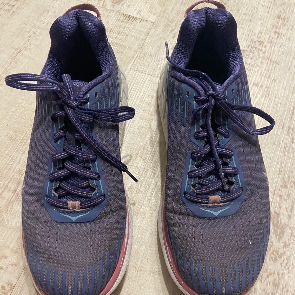 Clifton 7 Women’s HOKAS